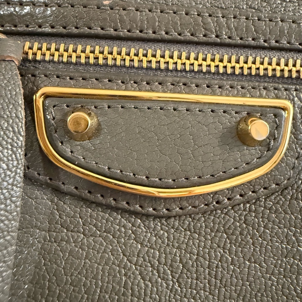 Balenciaga City Metallic Edge Grey Leather Clutch with Gold Hardware - Picture 9 of 13